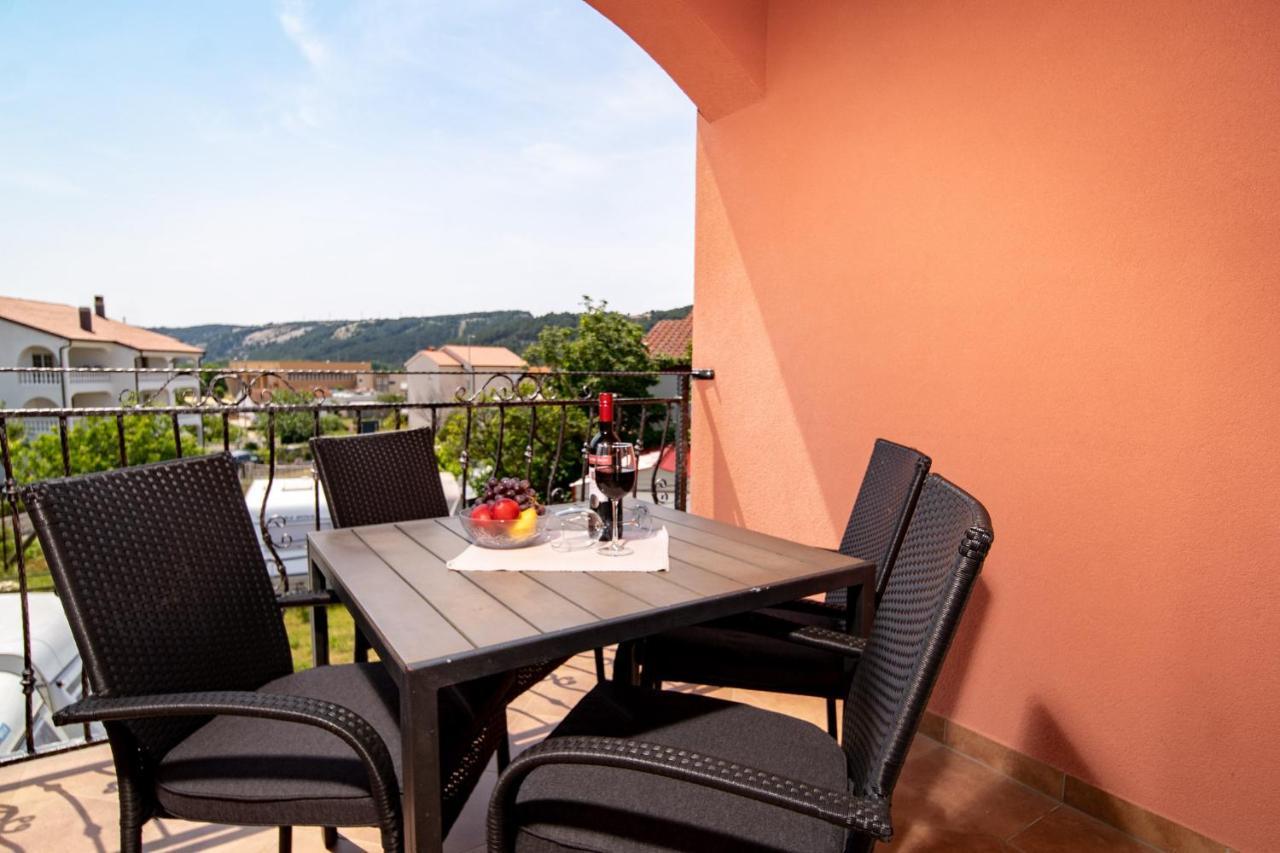 Mistral Apartments Lopar Exterior photo